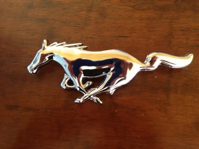 Emblema Parrilla Para Mustang 2005 - 2009