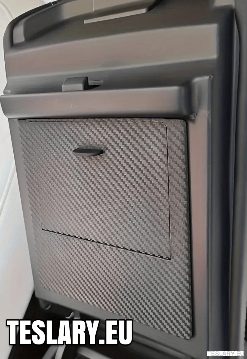 Tesla Model 3 / Y Reposabrazos con almacenamiento oculto y cerradura magnética con acabado estilo fibra de carbono