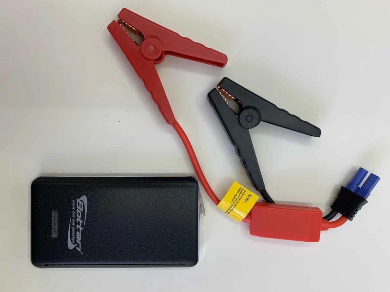 ARRANCADOR COCHE Y MOTO DE 8000 MAH